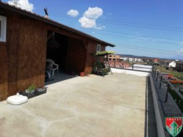 apartament-3-camere-la-casa-terasa-80-mp-curte-libera-de-186-mp-2